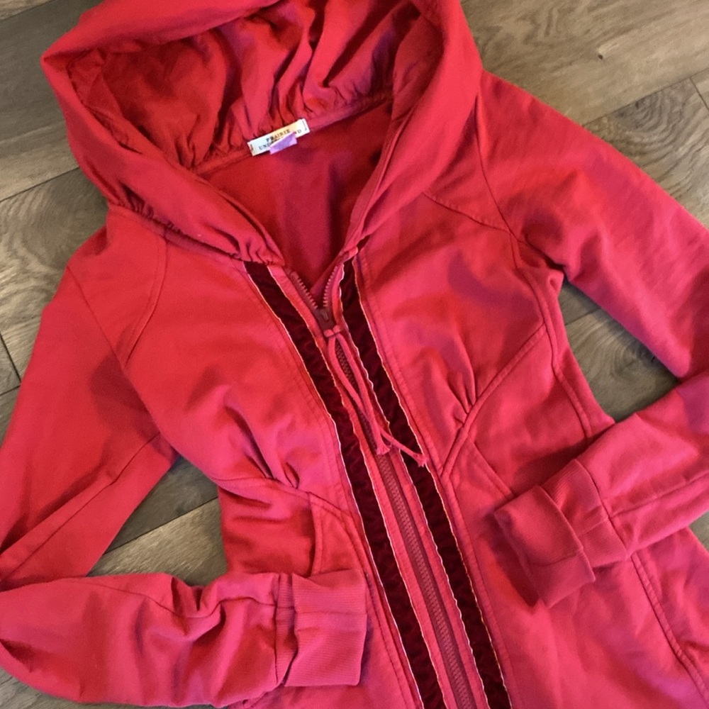 Prairie Underground Red Velvet Victorian Hoodie Size XS - Picture 5 of 6